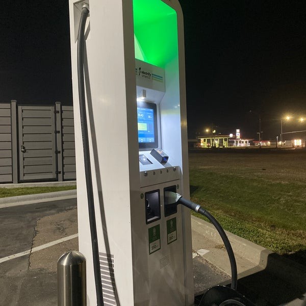 新能源充电桩加盟商提高市场份额的营销策略与技巧